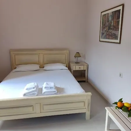 Anesis Village And * Λυγιά