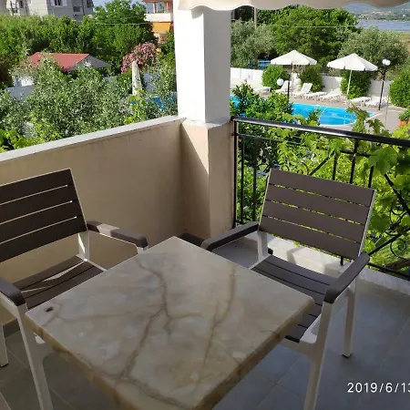 Anesis Village And Apartment *